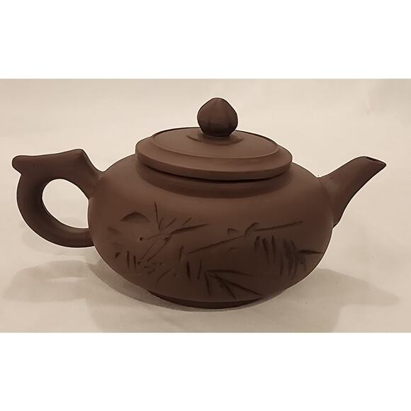 Yixing‑Style Zisha Clay Teapot w/ Lid– Bamboo Carved– 6.5\